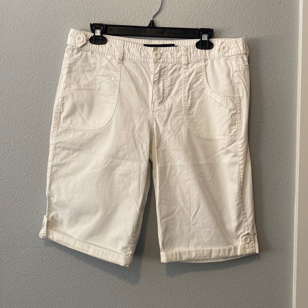 Calvin Klein Lightweight White Bermuda Shorts Size 8